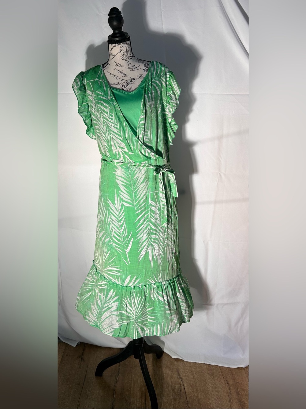 Mlle Gabrielle Green and White Leaf Print Dress